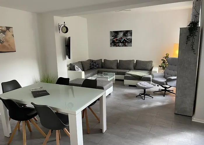 Grosse Moderne Ferienwohnung, Ruhige Innenstadtlage