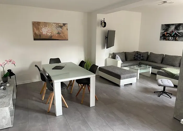 Grosse Moderne Ferienwohnung, Ruhige Innenstadtlage