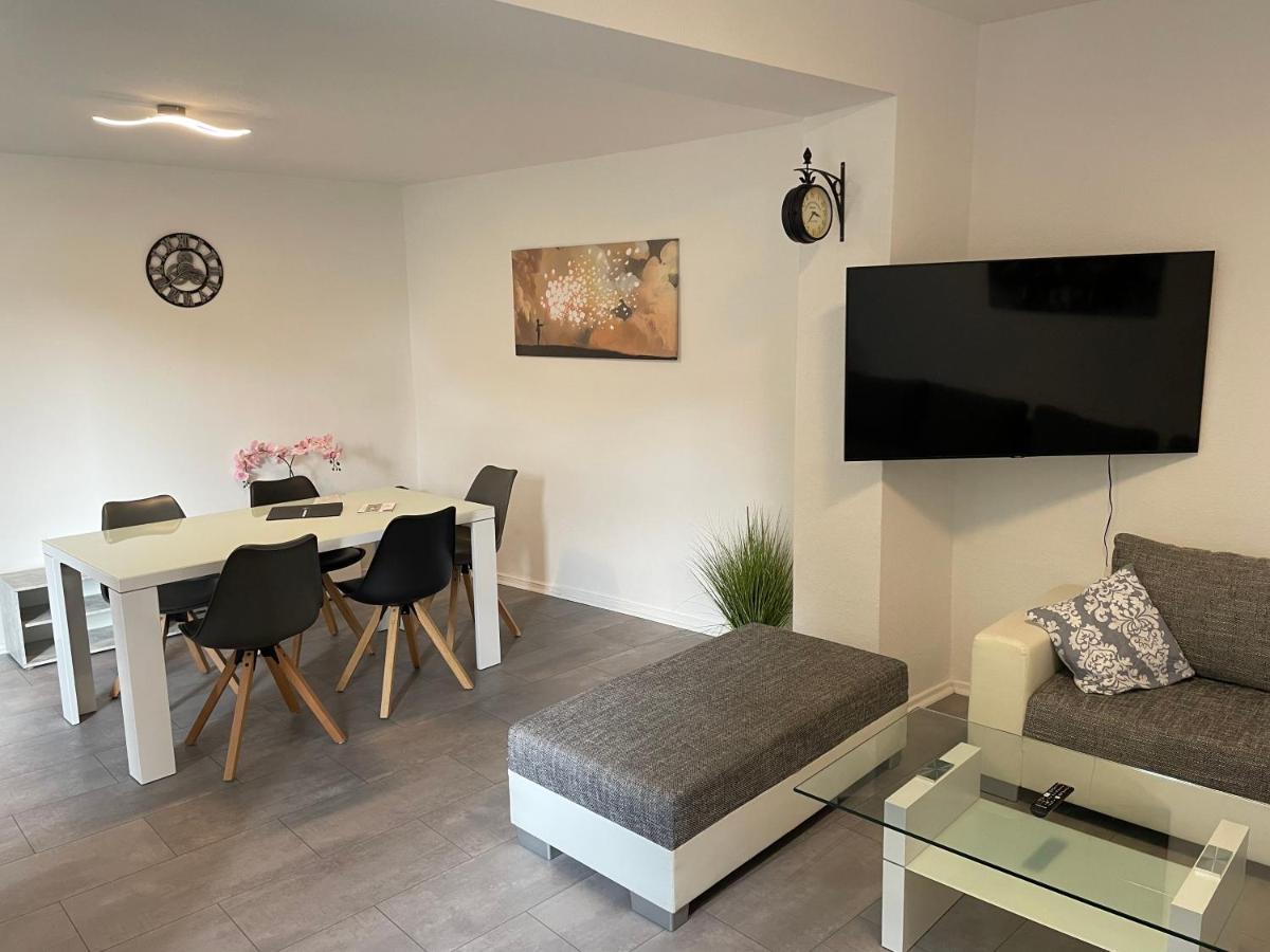 Apartment Grosse Moderne Ferienwohnung, Ruhige Innenstadtlage *