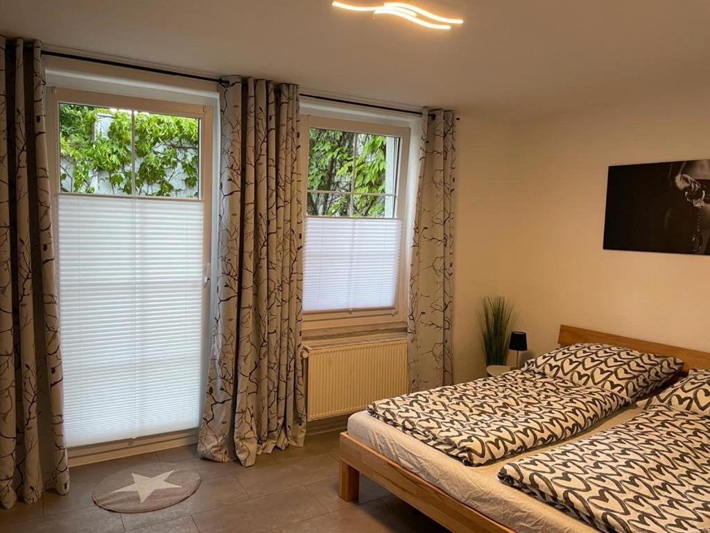 Große Moderne Ferienwohnung, Ruhige Innenstadtlage Apartment *